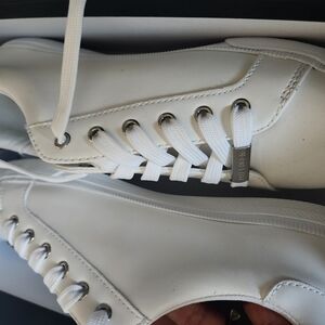 Tommy Hilfiger White Sneakers with Sleek Leather Finish